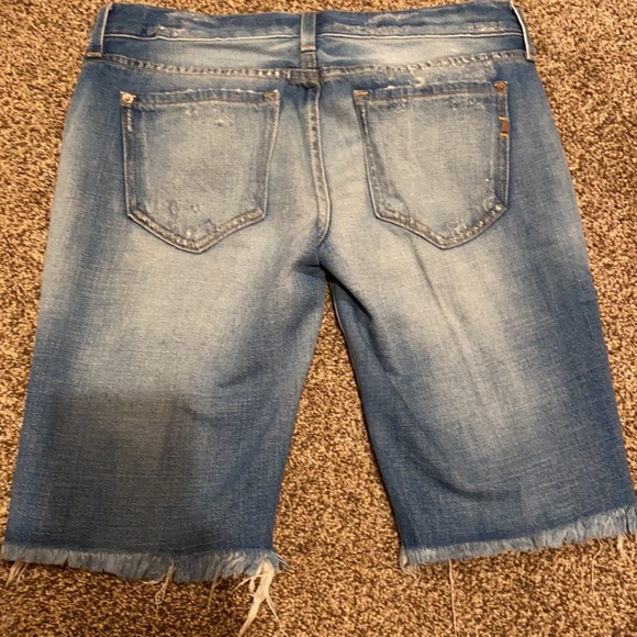 HIGH RISE SHORTS - Picture 2 of 2